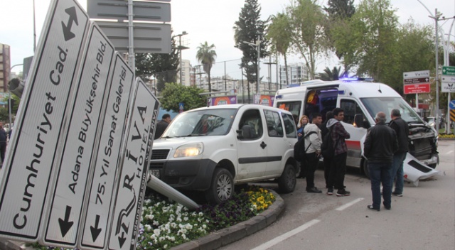 Kırmızı ışıkta geçip hasta taşıyan ambulansla çarpıştı