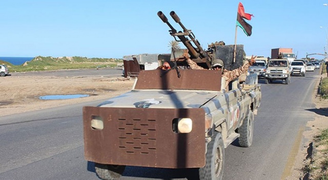 Libya'da çatışmalar sürüyor: 21 ölü, 27 yaralı Libya'da çatışmalar sürüyor: 21 ölü, 27 yaralı