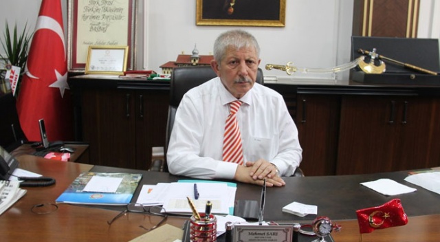 Makam kapısını söktüren başkan, müdürlerin araçlarını toplattı