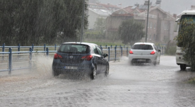 Marmaris’te Nisan yağmuru