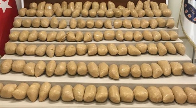 Menfeze gizlenen 127 kilo eroin ele geçirildi Menfeze gizlenen 127 kilo eroin ele geçirildi