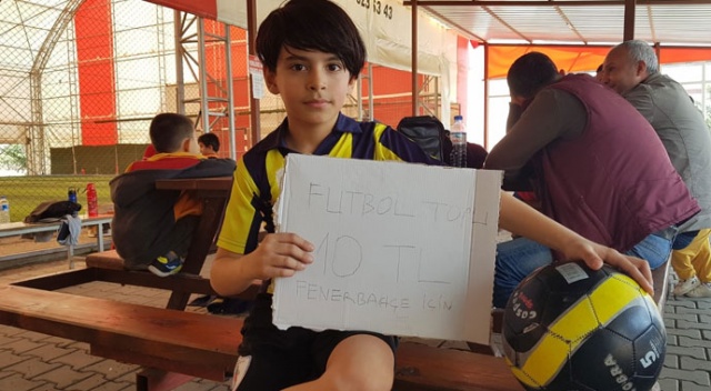 Minik taraftar topunu satıp Fenerbahçe&#039;ye destek oldu