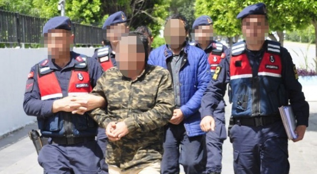 Otobüsteki tedirgin haliyle yakayı ele verdi