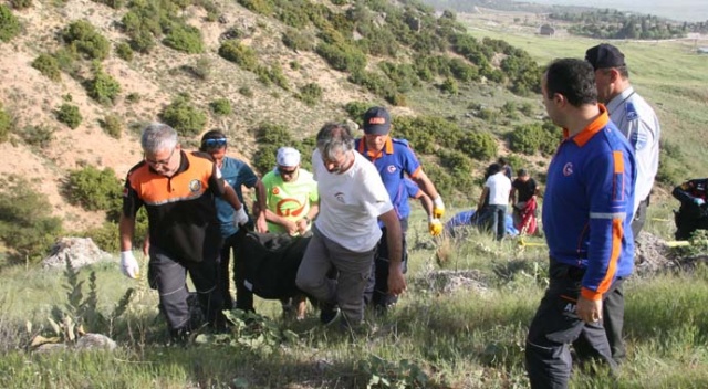 Pamukkale&#039;de yamaç paraşütü kazası: 1 ölü