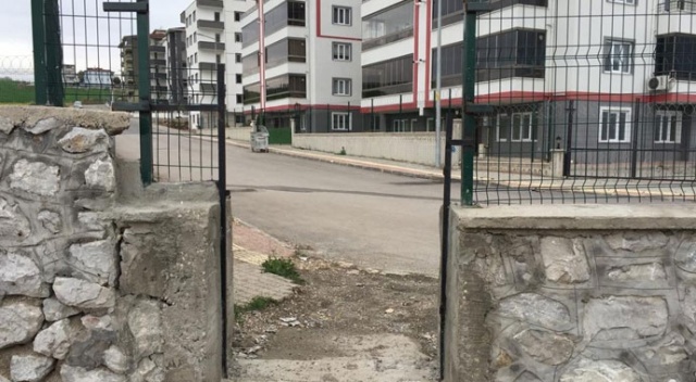 Pes doğrusu...Mezarlığın kapısını çaldılar Pes doğrusu...Mezarlığın kapısını çaldılar