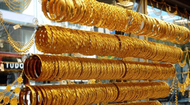 Serbest piyasada çeyrek altın 389 lira oldu