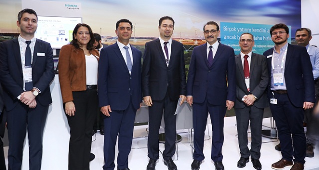 Siemens, Enerji Verimliliği Forumu ve Fuarı'na katıldı Siemens, Enerji Verimliliği Forumu ve Fuarı'na katıldı