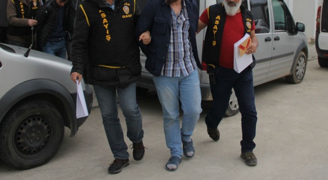 Silahla soygun yapıp altınları çuvala koyan soyguncular: Borçlarımız vardı, pişmanız Silahla soygun yapıp altınları çuvala koyan soyguncular: Borçlarımız vardı, pişmanız