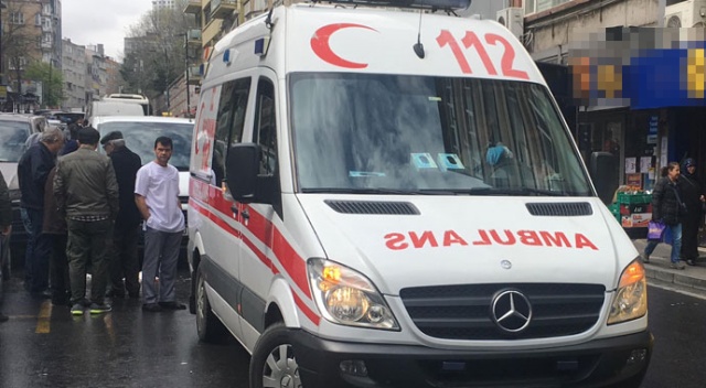 Şişli’de motosikletli kurye yayaya çarptı Şişli’de motosikletli kurye yayaya çarptı