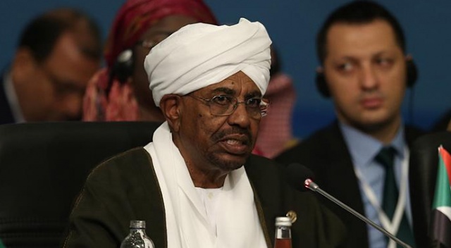 Sudan’da cumhurbaşkanının istifası isteniyor