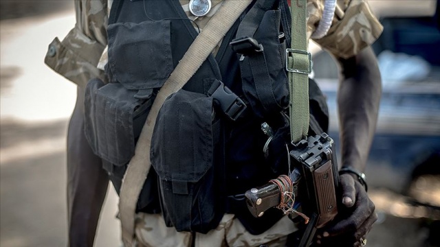 Sudan'da ordu devlet televizyonunu kuşattı Sudan'da ordu devlet televizyonunu kuşattı