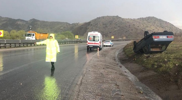 Ters devrilen otomobilden yaralı olarak kurtuldu Ters devrilen otomobilden yaralı olarak kurtuldu