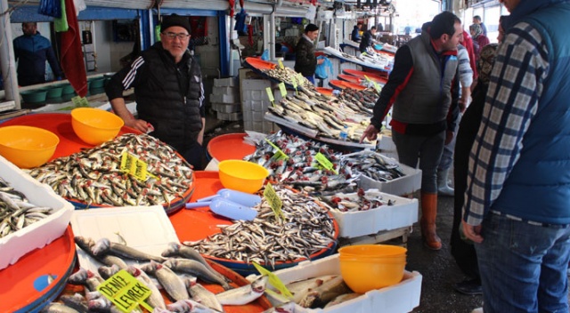 Tezgahlarda balık çeşitliliği arttı, fiyat düştü