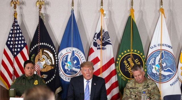 Trump Meksika sınırını ziyaret etti Trump Meksika sınırını ziyaret etti