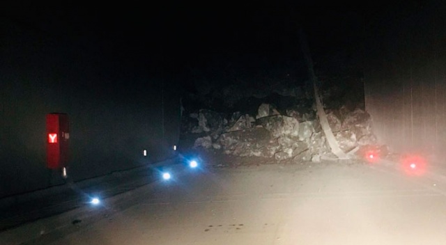 Tünel çöktü araç trafiğe kapandı