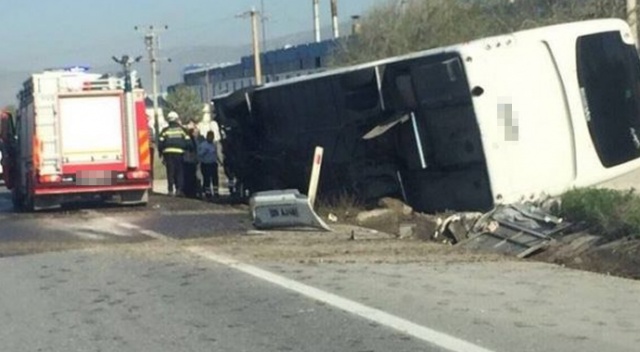 Tunus&#039;ta yolcu otobüs devrildi: 5 ölü, 24 yaralı