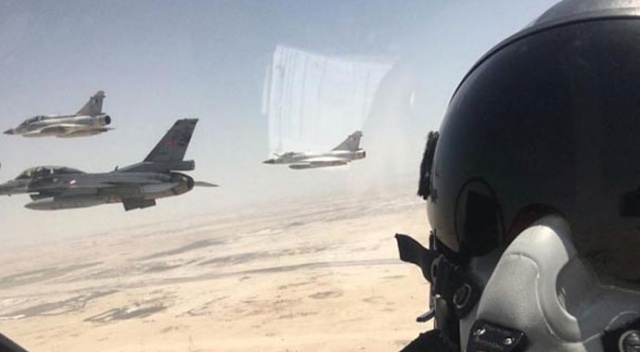 Türk jetleri Katar semalarında! Türk jetleri Katar semalarında!