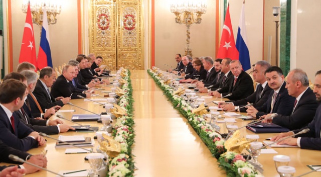 Türkiye ile Rusya arasındaki dev zirvede Putin'den 'S-400' mesajı Türkiye ile Rusya arasındaki dev zirvede Putin'den 'S-400' mesajı