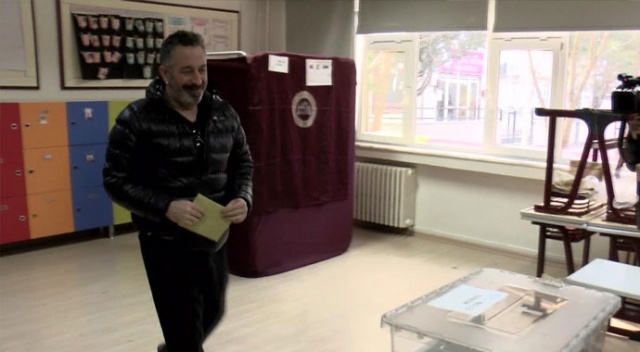 Ünlüler sandığa koştu