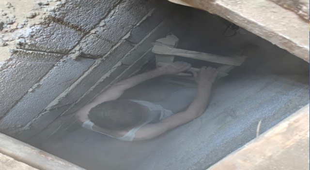 Van'daki depremde cezaevinden firar etmişti, evindeki gizli bölmede yakalandı Van'daki depremde cezaevinden firar etmişti, evindeki gizli bölmede yakalandı