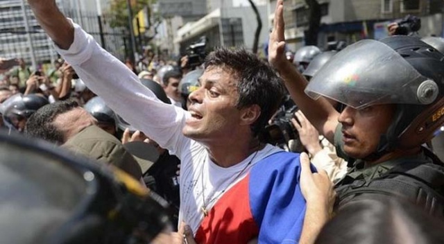Venezuela'da muhalif lider Leopoldo Lopez Şili Büyükelçiliği'ne sığındı