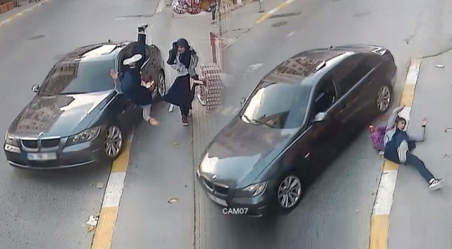Vicdansız sürücü lüks aracıyla önce çarptı, sonra kaçtı Vicdansız sürücü lüks aracıyla önce çarptı, sonra kaçtı