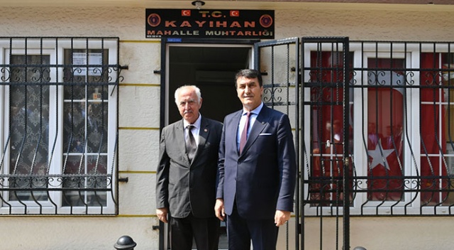 Yarım asırdır muhtarlık yapıyor, koltuğu yine kaptırmadı Yarım asırdır muhtarlık yapıyor, koltuğu yine kaptırmadı