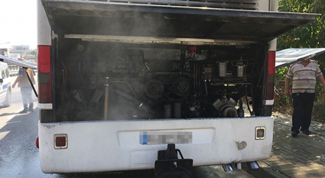 Yurt dışına çıkmak için otobüsün motor kısmına giren Filistinli şahıs sıkıştı Yurt dışına çıkmak için otobüsün motor kısmına giren Filistinli şahıs sıkıştı