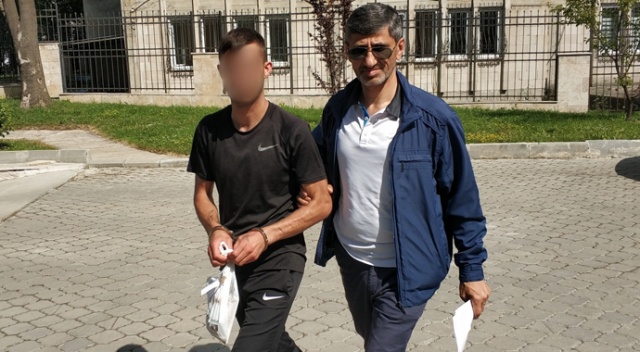 8 yıl 9 ay hapis cezası bulunan cezaevi firarisi kahvehanede yakalandı 8 yıl 9 ay hapis cezası bulunan cezaevi firarisi kahvehanede yakalandı