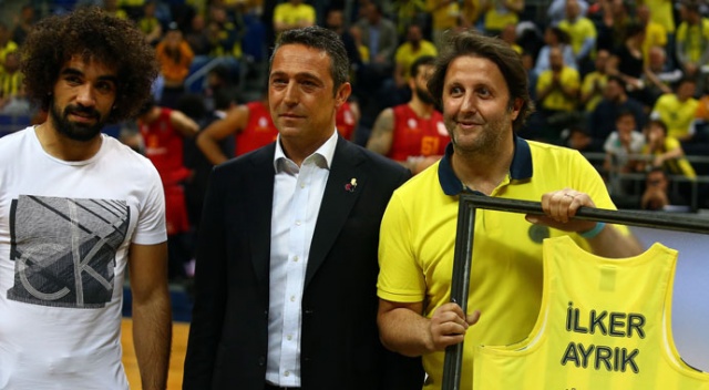 Ali Koç&#039;tan İlker Ayrık&#039;a teşekkür hediyesi