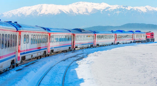 Ankara - Kars arasında seyahat edecek Turistik Doğu Ekspresi ilk seferine çıktı Ankara - Kars arasında seyahat edecek Turistik Doğu Ekspresi ilk seferine çıktı