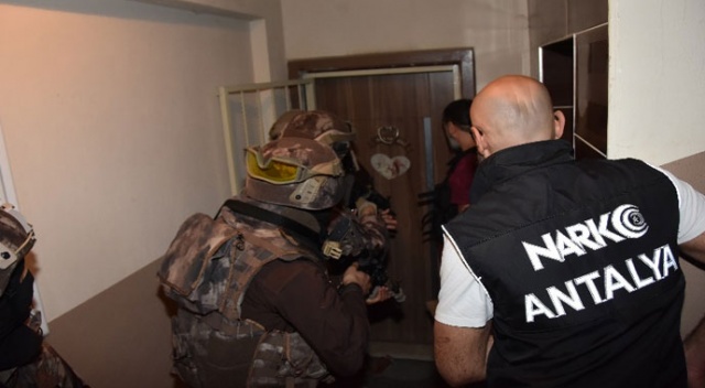 Antalya'da 44 adrese eş zamanlı operasyon: 38 gözaltı