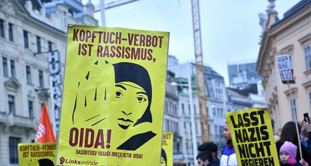 Avusturya’da okullarda başörtüsü yasağı Avusturya’da okullarda başörtüsü yasağı