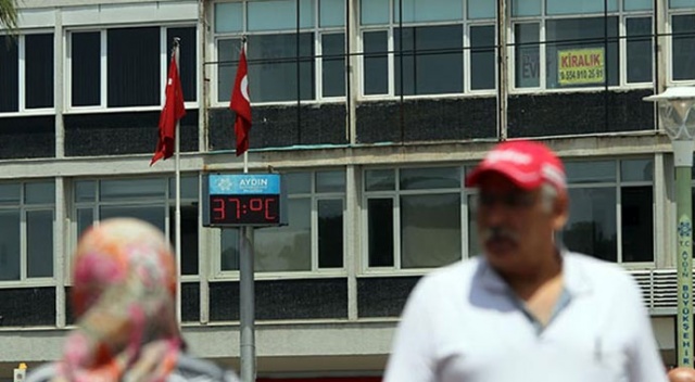 Aydın kavruluyor! Termometreler 37 dereceye kadar çıktı Aydın kavruluyor! Termometreler 37 dereceye kadar çıktı