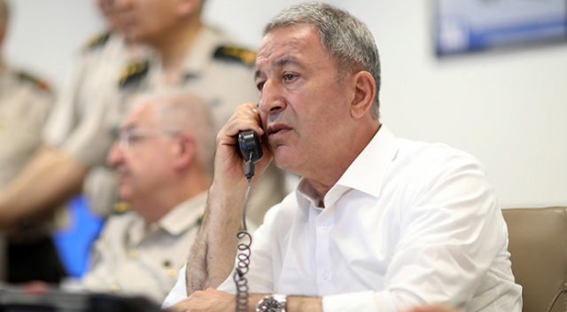 Bakan Akar ve komutanlar karargahta