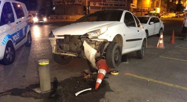 Başkent&#039;te alkollü sürücü korkuluklara çıktı