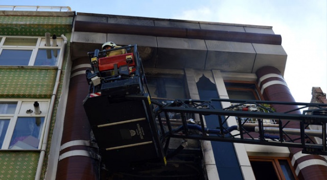 Beyoğlu'nda korkutan yangın Beyoğlu'nda korkutan yangın