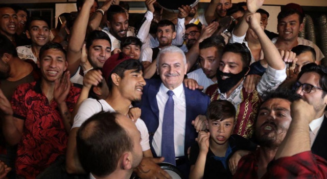 Binali Yıldırım'dan yeni müjde: Doğalgaza yüzde 10 indirim yapacağız Binali Yıldırım'dan yeni müjde: Doğalgaza yüzde 10 indirim yapacağız