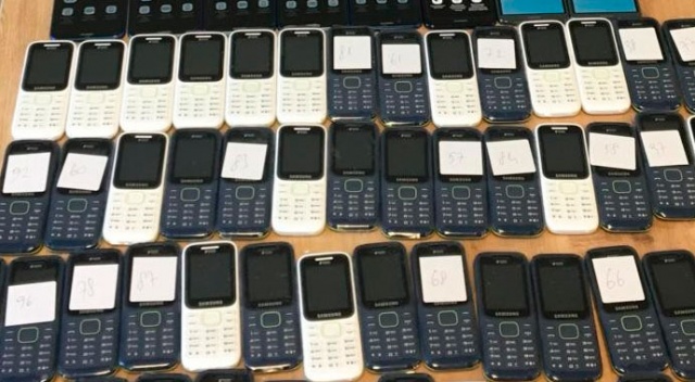 Bursa'da gümrük kaçağı telefon operasyonu
