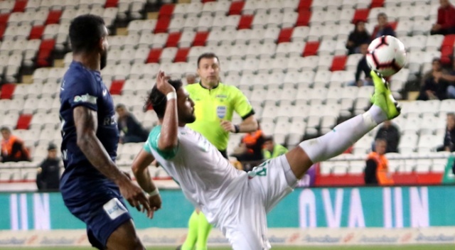 Bursaspor, Antalyaspor’u tek golle geçti Bursaspor, Antalyaspor’u tek golle geçti