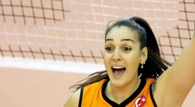 Büşra ve Gözde’den Eczacıbaşı’na veda