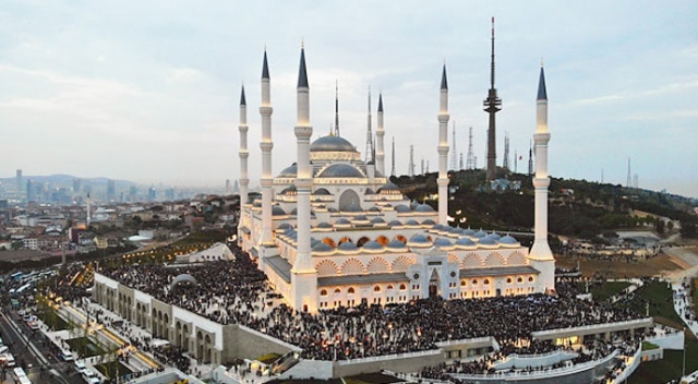 Çamlıca Camii&#039;nin resmi açılışı bugün yapılacak