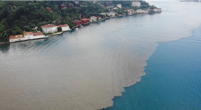 Çamura bulanan İstanbul boğazı havadan görüntülendi