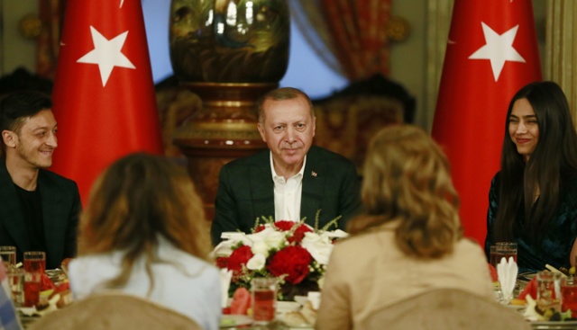 Cumhurbaşkanı Erdoğan: '82 milyon benim vatandaşımdır, kardeşimdir' Cumhurbaşkanı Erdoğan: '82 milyon benim vatandaşımdır, kardeşimdir'