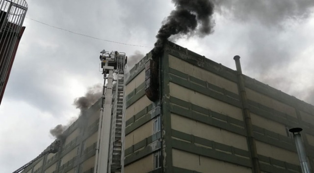Deri fabrikasında korkutan yangın Deri fabrikasında korkutan yangın