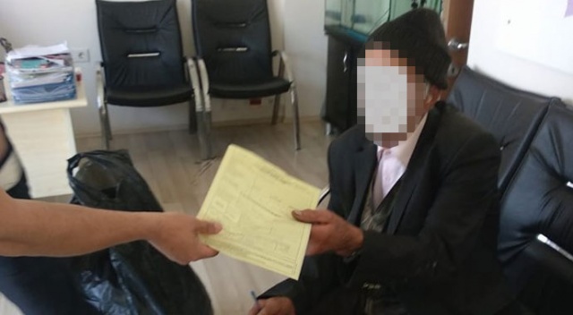 Dilenciden çıkan 943 TL&#039;ye el konuldu