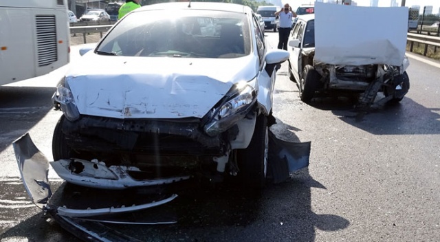 E-5’te zincirleme kaza: 5 araç birbirine girdi