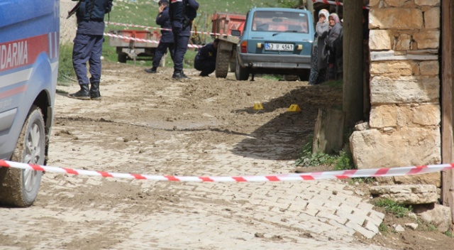 Emet'te silahlı kavga: 3 yaralı Emet'te silahlı kavga: 3 yaralı