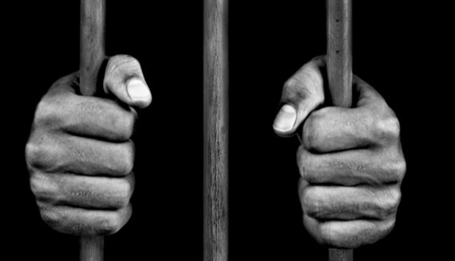 Endonezya'da 34 mahkum firar etti