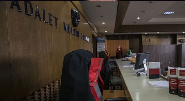 Eski Yargıtay üyesi Zengin'e FETÖ'den 12 yıl hapis Eski Yargıtay üyesi Zengin'e FETÖ'den 12 yıl hapis